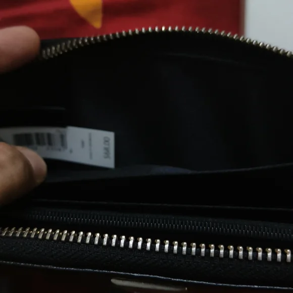 CK Ladies wallet - Picture 3 of 6